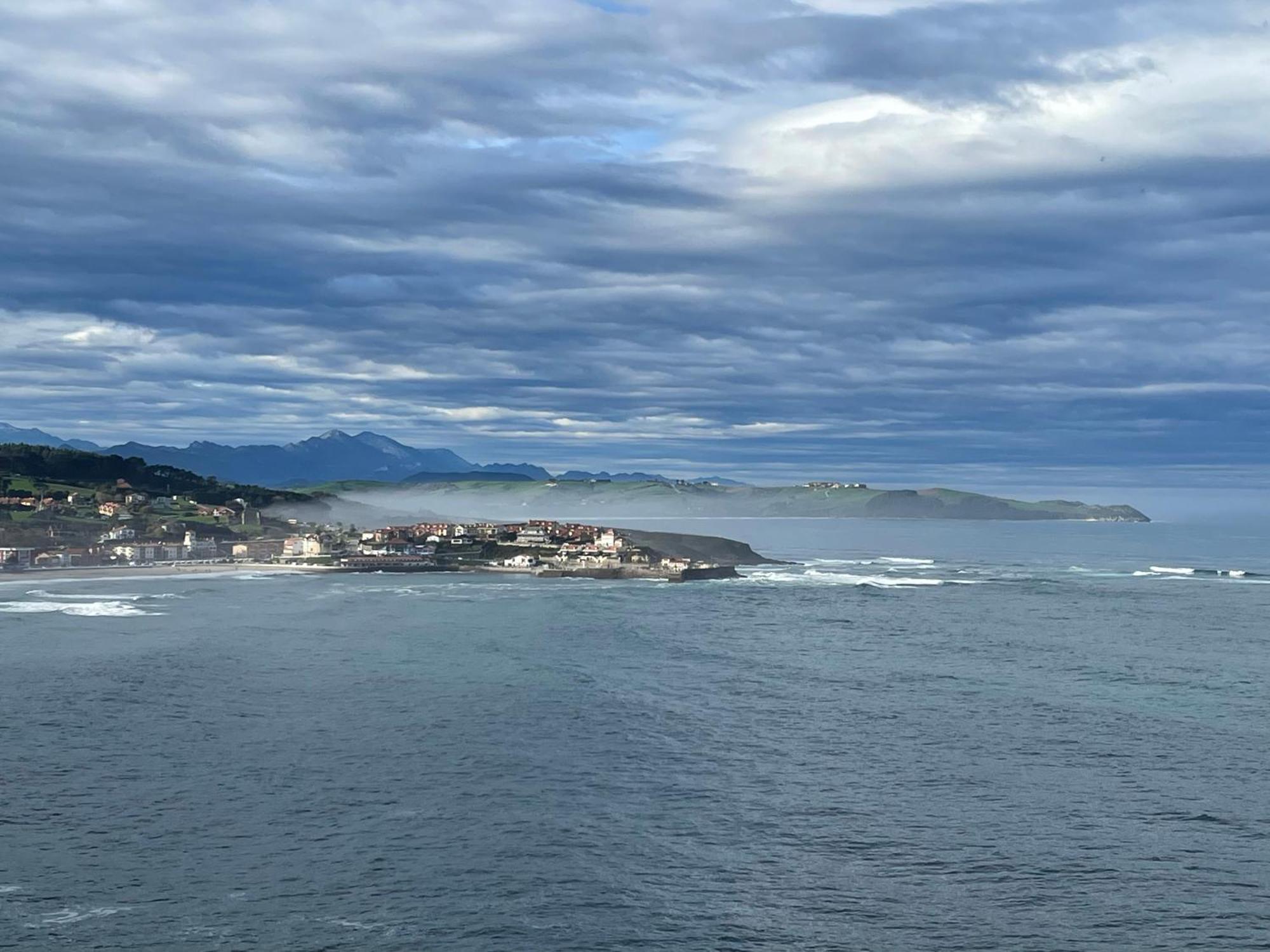 Apartamento Bonito Duplex Con Vistas Al Mar Comillas Exterior foto